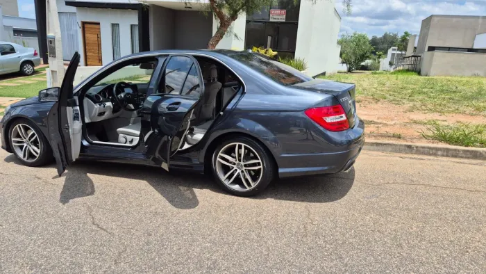 Mercedes-Benz C-200 CGI Sport 1.8 TB 16V 184cv Aut. 2014