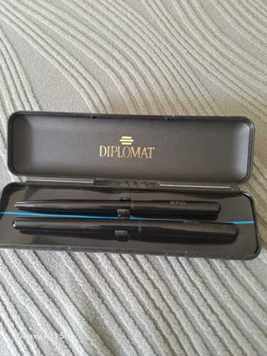 Caneta diplomat original estojo com caneta tinteiro e esferografica