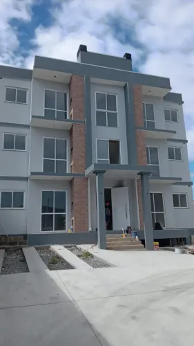Apartamento á venda em Caxias do Sul, bairro Morada dos alpes