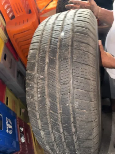 Pneu 265/65 r17 cortado