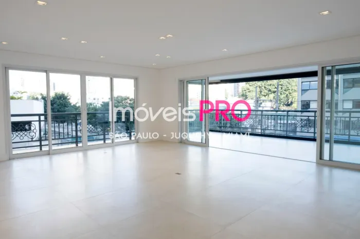 Lindíssimo apto à venda em Itaim de 273m²