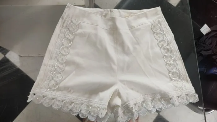 Short branco bordado luxo