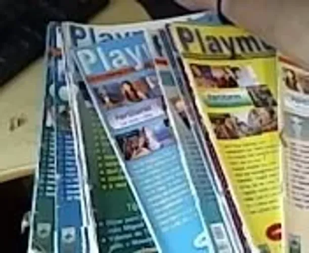 Lote com 12 revistas Play Music anos 2003 2004