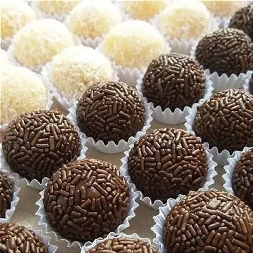 Brigadeiro, docinho festivos, docinho de aniversário aniversário, cento de brigadeiro