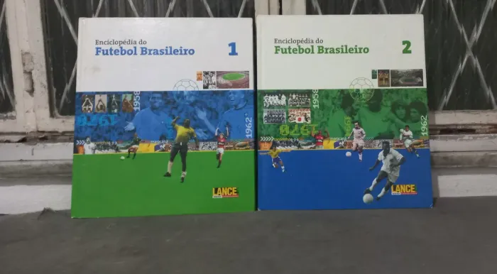 Enciclopédia do Futebol Vol. 1 e 2.