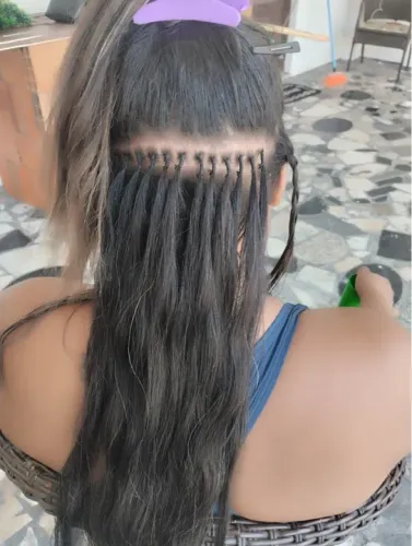 Alongamento de cabelo com micro-cabelo