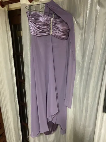 Vestido de festa lilás