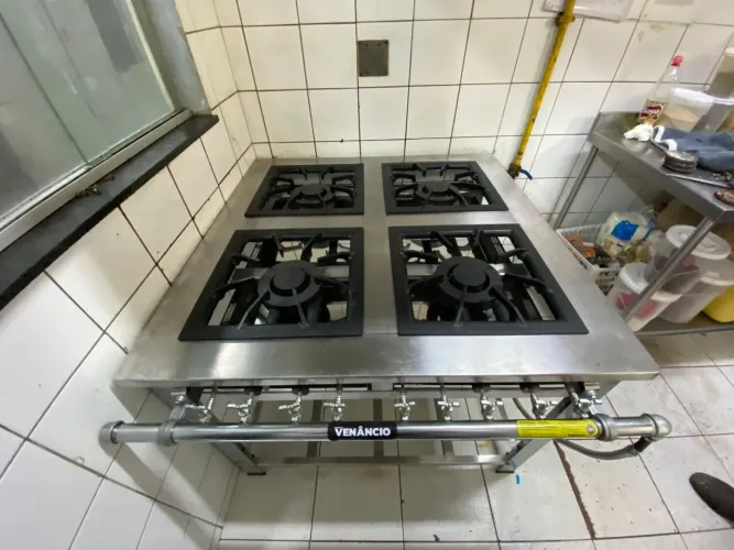 Fogão Industrial 4 Bocas Venâncio Inox 40x40 - Novo Somos Loja