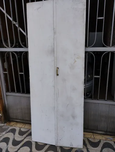 Porta Camarão Dupla Folha Madeira cor branca tamanho 82 cm largura por 2.09 cm altura Usad
