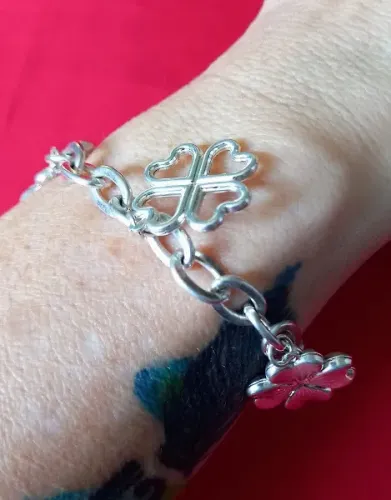 Pulseira de Prata Polida com Balangandãs (Trevos e Flores)