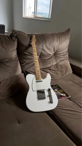 Novinha! Fender Player series Polar White