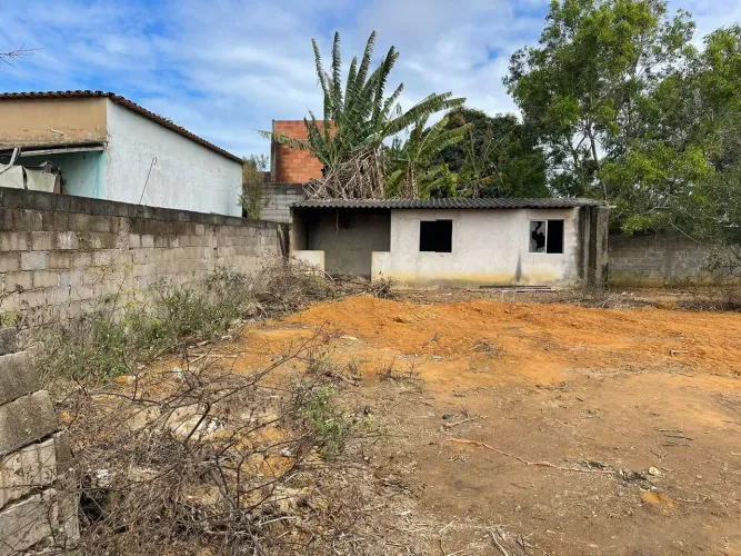 Lote parte alta plano 900m2