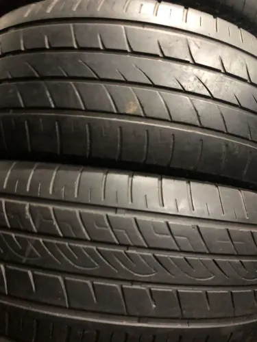 Pneus 265/65/17 os 2 por 360$ instalados originais meia vida