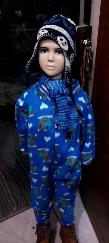 Macacão Infantil de Fleece Azul com Gorro e Cachecol