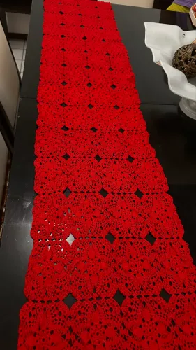 Passadeira de crochê vermelha 