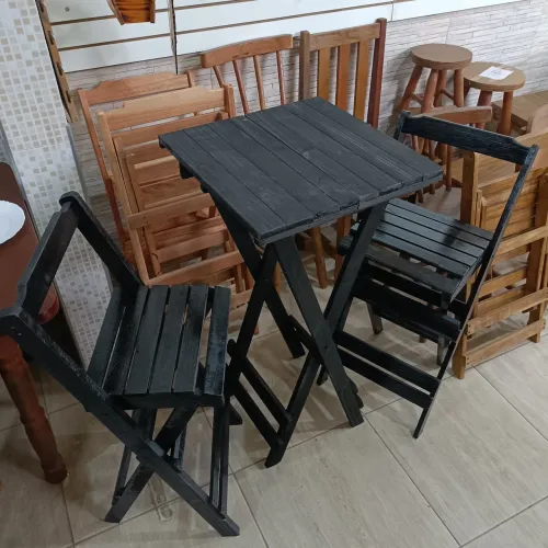 Conjunto de mesa e cadeiras dobráveis