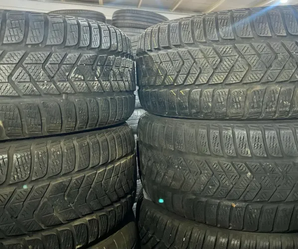 Jogo de pneus 17 Jetta , i30 , bmw 320i 225/45 R17 semi novos PIRELLI ( 225/45/17 )