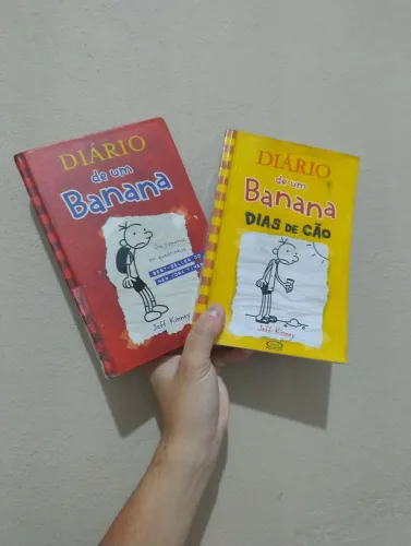 3 livros infanto juvenil, Diário de um Banana 1 e 4, e O Centauro Guardião 