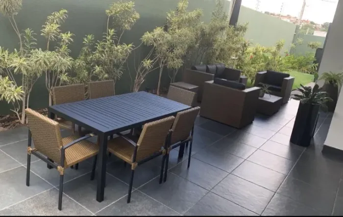 Conjunto de mesa fibra e alumínio