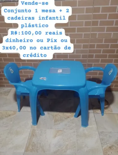 Conjunto 1 mesa + 2 cadeiras infantil prático 