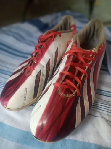 Chuteiras Adidas F50 Adizero - Vermelhas e Brancas