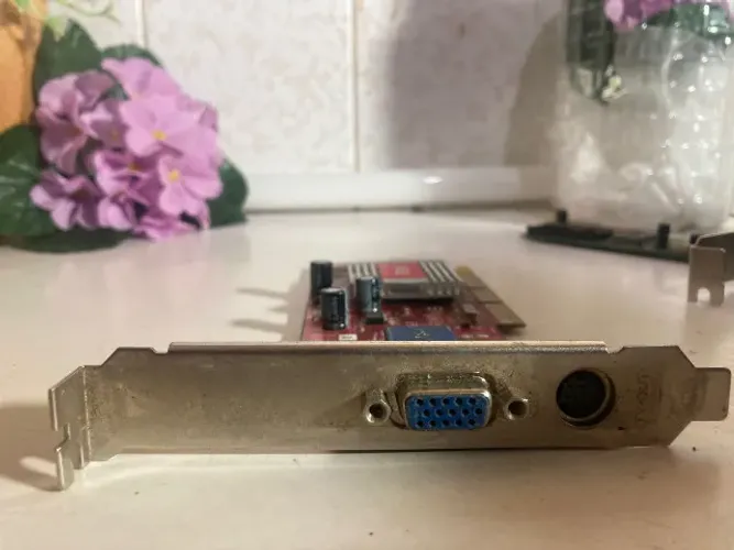 PLACA DE VÍDEO AMD RADEON R700LE