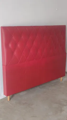 Cabeceira de Cama Estofada Vermelha em corino