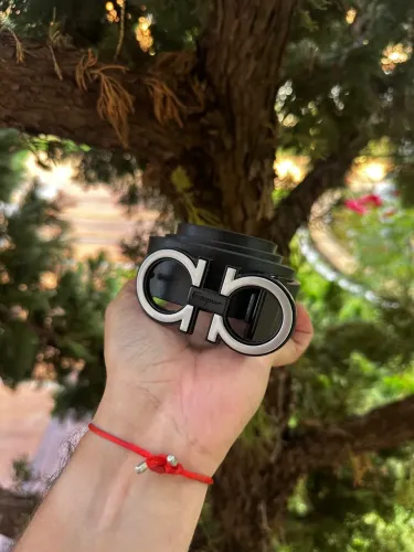 Cintos grandes grifes