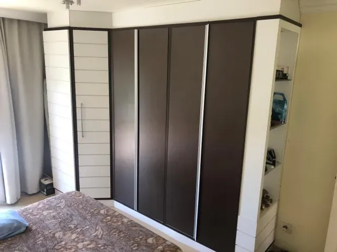 GUARDA ROUPA GRANDE E MODERNO E ESTADO DE NOVO--INDICAMOS FRETE COM BONS PREÇOS