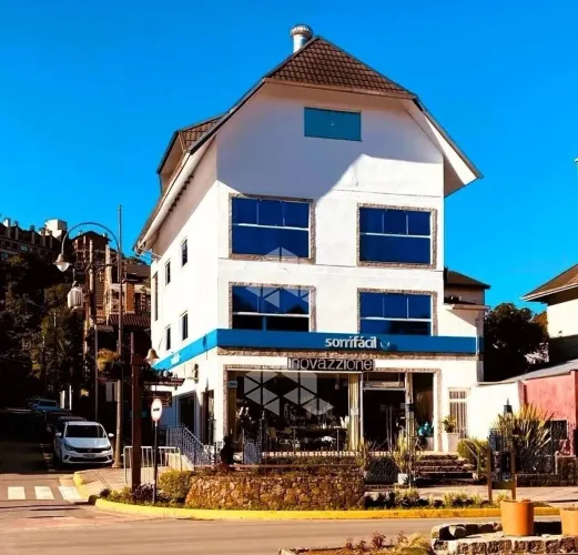 A venda sala comercia de 90m² na Av. Borges de Medeiros em Gramado.