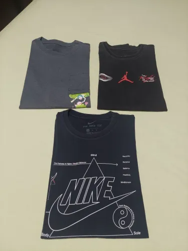 Camisetas manga curta adulto TAM M<br>R$15,00 cada<br>Seminovas, pouco uso, perfeito estado
