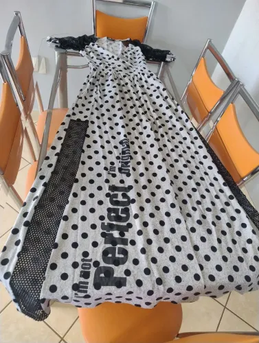 Vestido Longo Poá com Detalhes em Tela