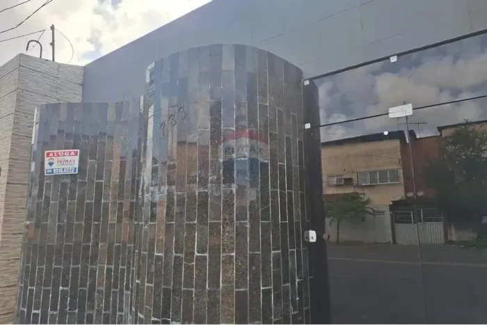 Alugo casa comercial na Tamarineira. Recife-PE.