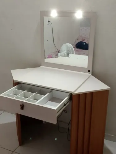 Penteadeira Camarim de com Espelho e Gaveta