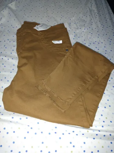 Calça Jeans Marrom com Detalhes