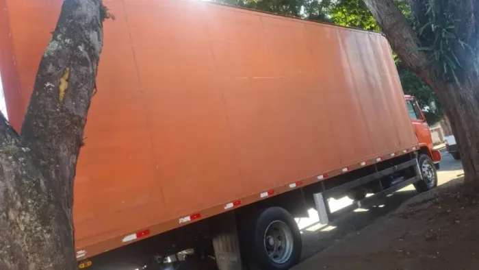 Baú Furgão Truck Facchini 8,50