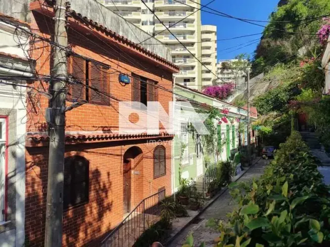 Casa de Vila : / Residencial / Catete