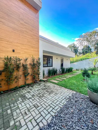 Casa para venda em Cumbari com 3 quartos, sendo 1 suíte, 202m²