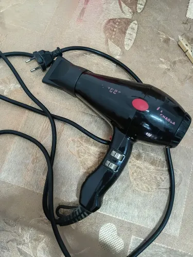 Secador de cabelo 220 V e Prancha de Raiz