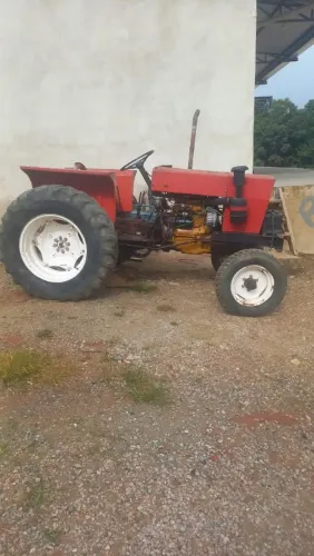 Trator 300 CR Sta Matilde