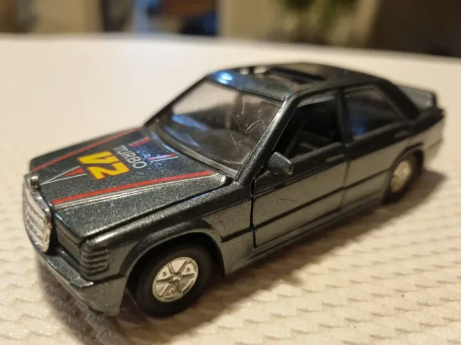 Carrinho Miniatura Mercedes-Benz 190E Turbo V2 Escala 1:38 Sunnyside SS-917