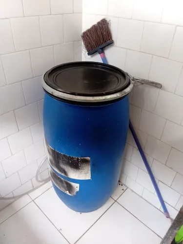 Camburão 200L 