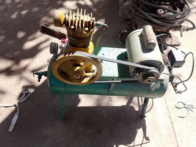 Vende-se compressor.