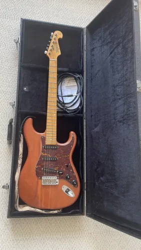 Vendo Guitarra Tagima