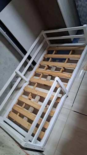 Cama montessoriana com colchão 