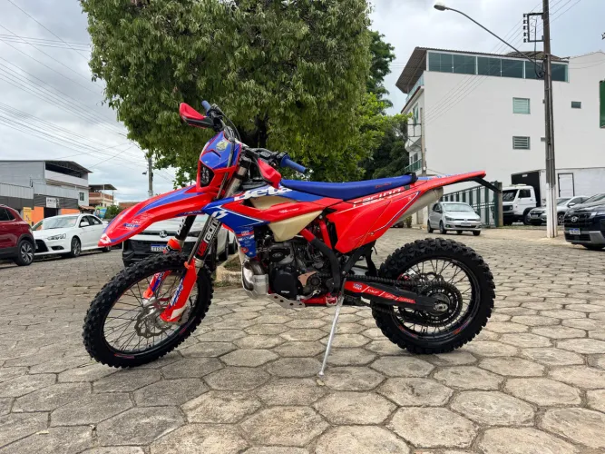 Beta 300 RR 2024 único dono tratada no mel