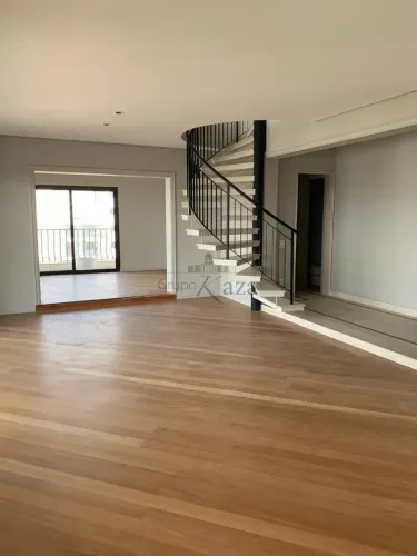 Cobertura Duplex - Campo Belo - 5 Dormitórios - 465m².