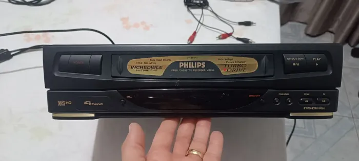 Vídeocassete Philips VR-456/78 4 cabeças bivolt