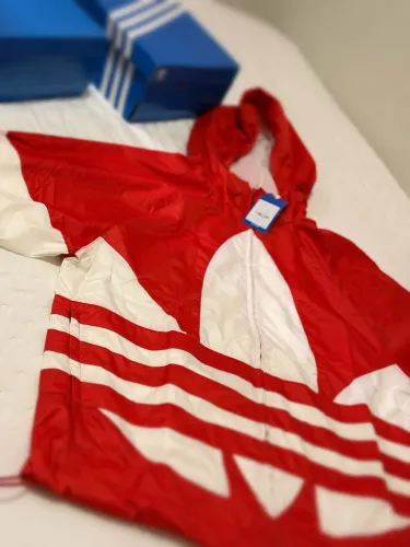 Jaqueta corta-vento adidas