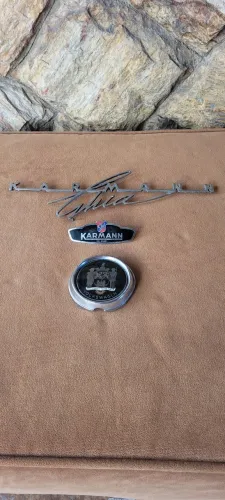 Emblemas originais Karmann Guia